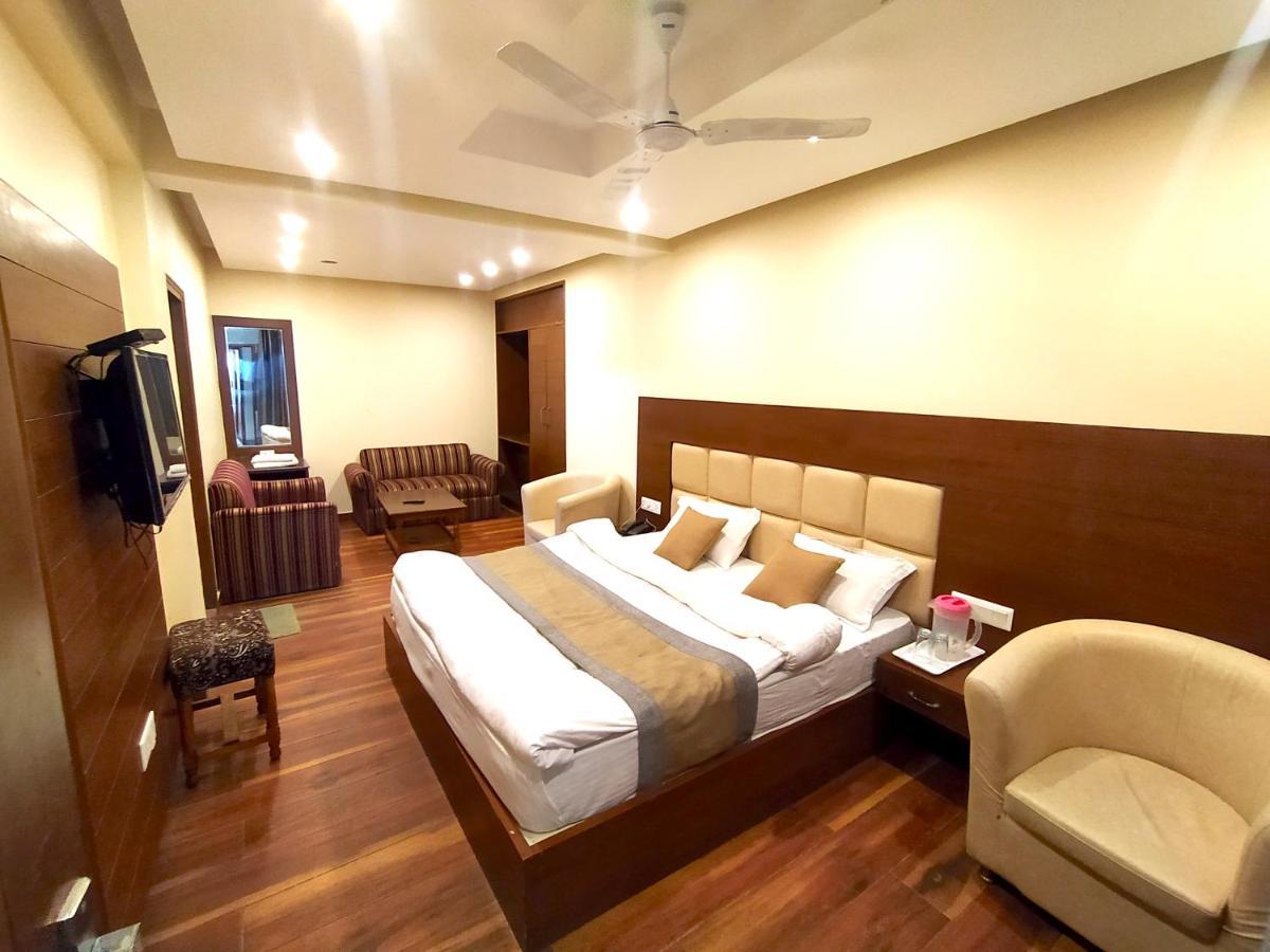 Hotel Samrat, Mussoorie Kültér fotó