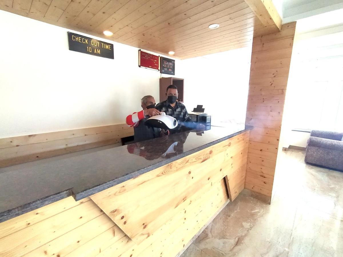 Hotel Samrat, Mussoorie Kültér fotó