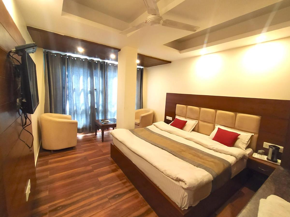 Hotel Samrat, Mussoorie Kültér fotó