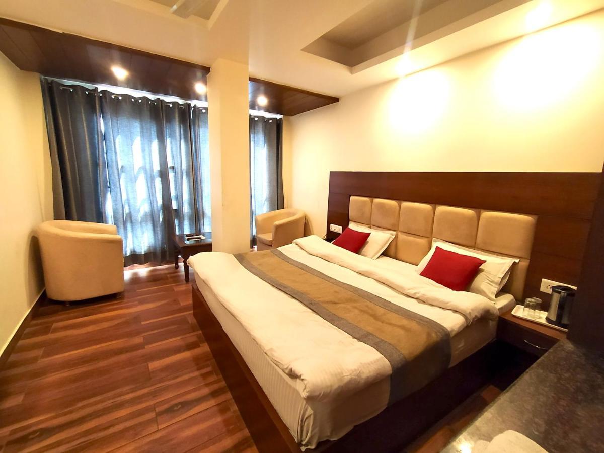 Hotel Samrat, Mussoorie Kültér fotó