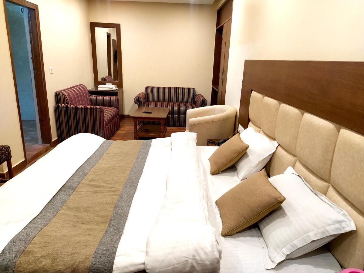 Hotel Samrat, Mussoorie Kültér fotó