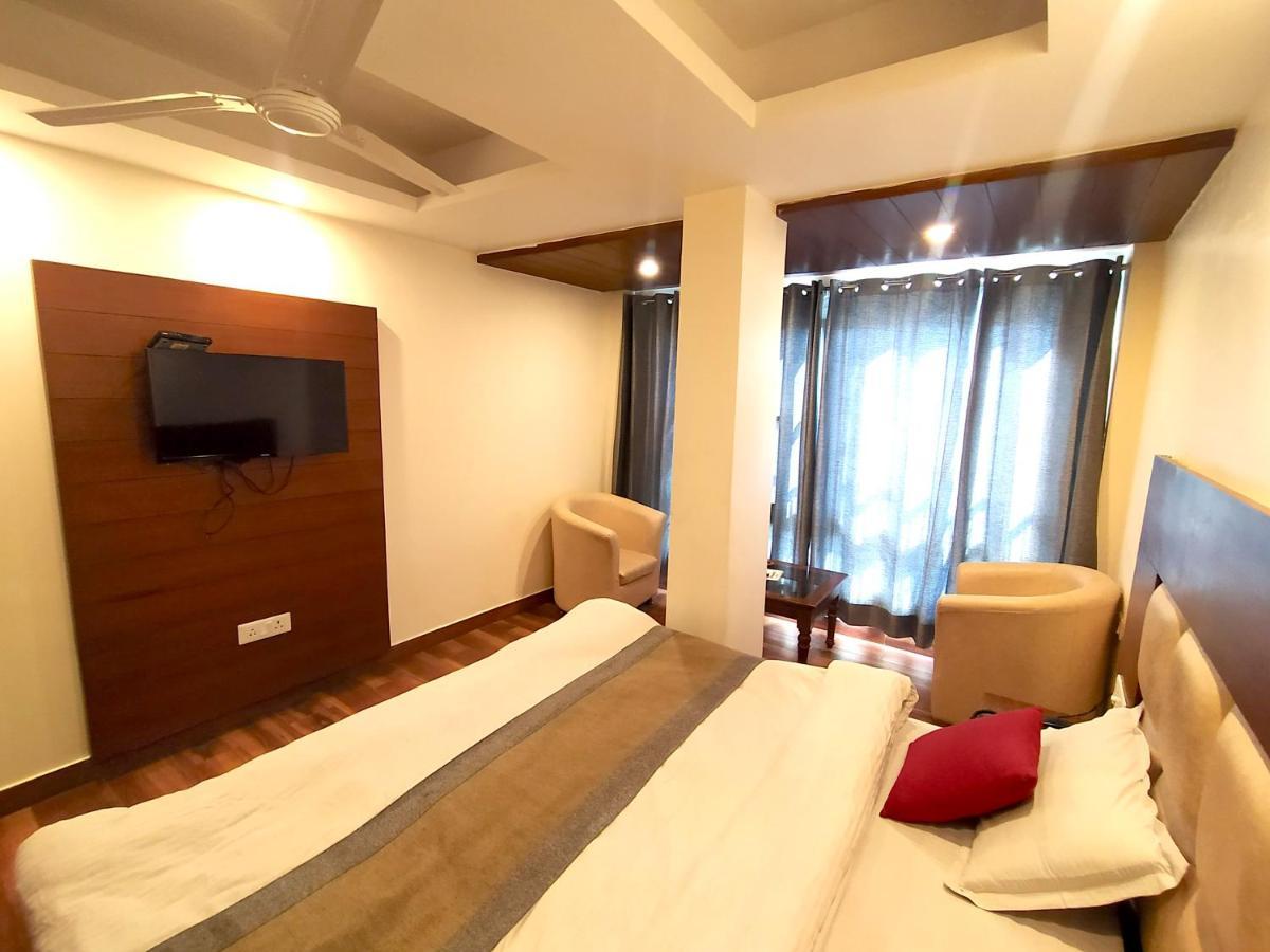 Hotel Samrat, Mussoorie Kültér fotó