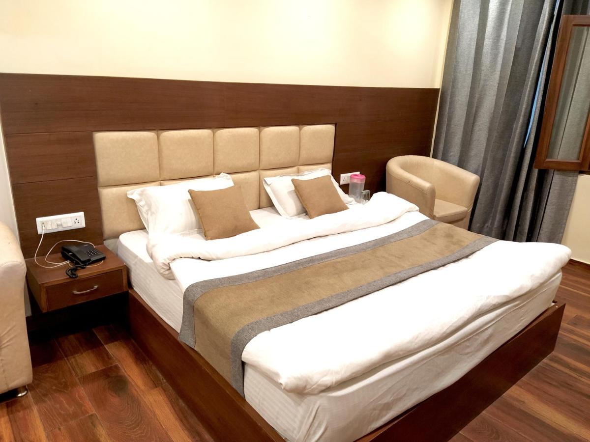 Hotel Samrat, Mussoorie Kültér fotó